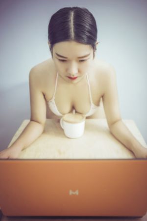 久久999色_BD韩国电影在线观看