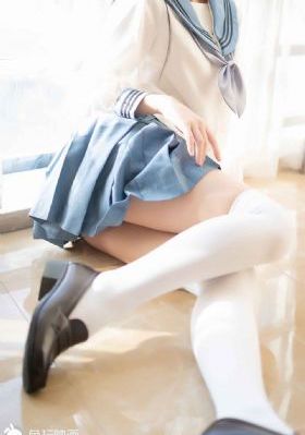 韩国女主播瑟妃脱丝袜_HD高清完整电影